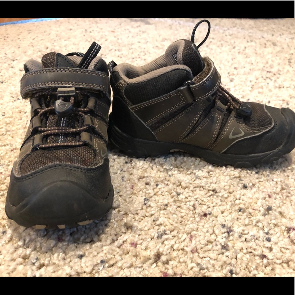 Kids keen hiking boots